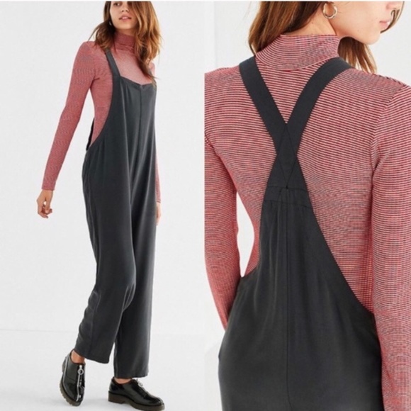 Urban Outfitters Pants - NWT Urban Outfitters black shapeless overalls sz m